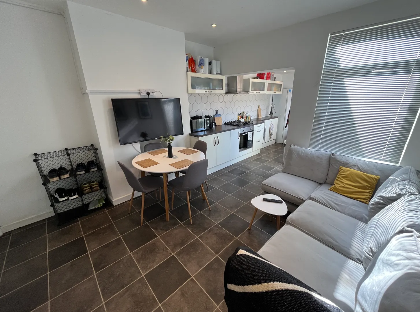 Modern 3 Bed House // Sep 2026 - Image 3